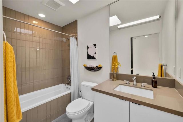 566 E Lindsey Drive, Palm Springs, CA 92262