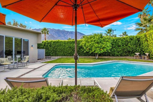 566 E Lindsey Drive, Palm Springs, CA 92262