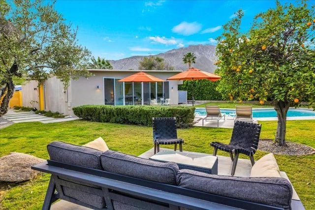 566 E Lindsey Drive, Palm Springs, CA 92262