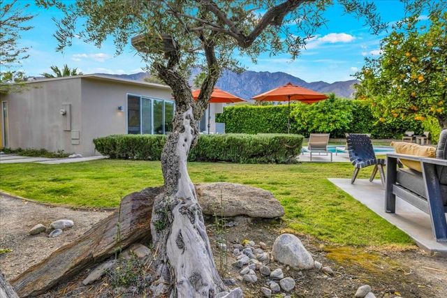 566 E Lindsey Drive, Palm Springs, CA 92262