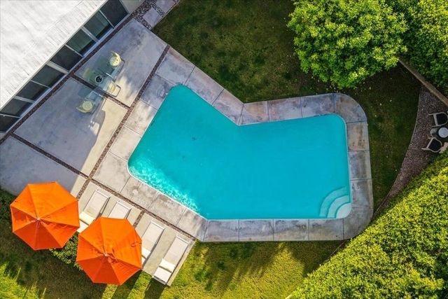 566 E Lindsey Drive, Palm Springs, CA 92262