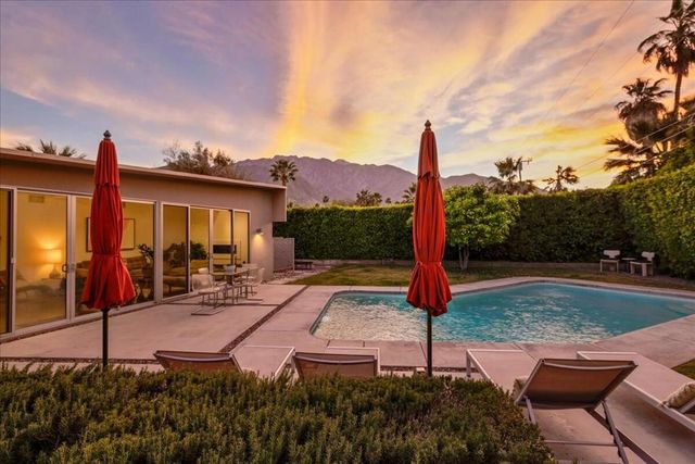 566 E Lindsey Drive, Palm Springs, CA 92262