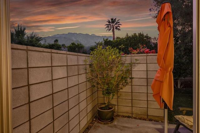 566 E Lindsey Drive, Palm Springs, CA 92262