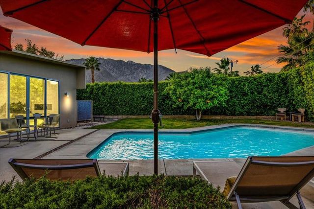 566 E Lindsey Drive, Palm Springs, CA 92262