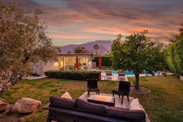 566 E Lindsey Drive, Palm Springs, CA 92262