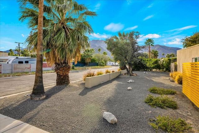 566 E Lindsey Drive, Palm Springs, CA 92262