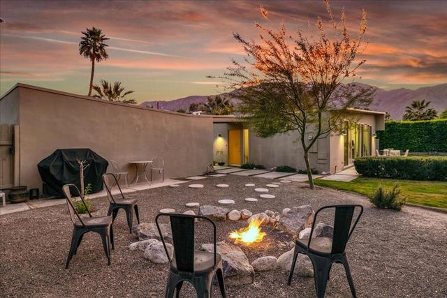 566 E Lindsey Drive, Palm Springs, CA 92262