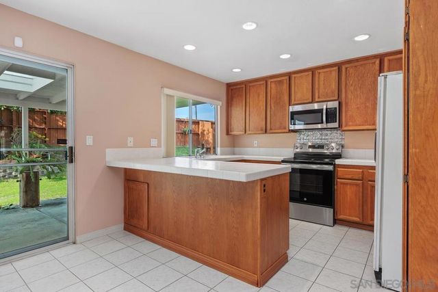 4445 Sunburst Drive, Oceanside, CA 92056