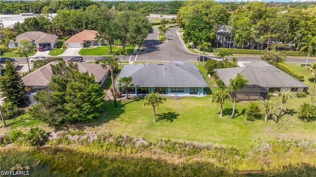 9882 Campbell CIR, Naples, FL 34109