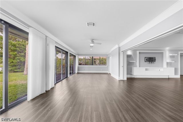9882 Campbell CIR, Naples, FL 34109