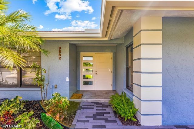 9882 Campbell CIR, Naples, FL 34109
