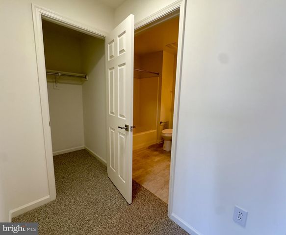 38 SEQUOIA DR, Berlin, NJ 08009