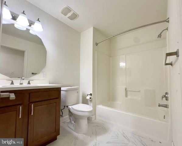 38 SEQUOIA DR, Berlin, NJ 08009