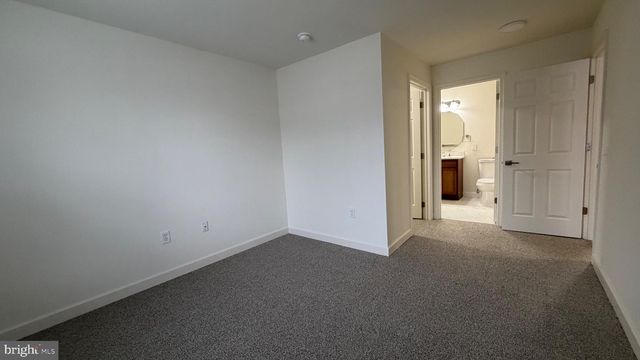 38 SEQUOIA DR, Berlin, NJ 08009