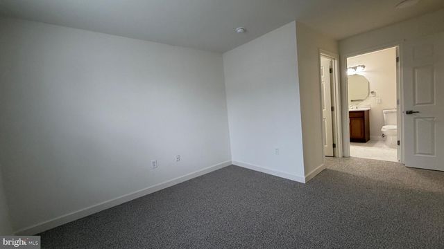 38 SEQUOIA DR, Berlin, NJ 08009