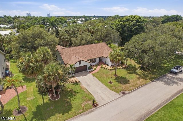 12442 McGregor Woods CIR, Fort Myers, FL 33908