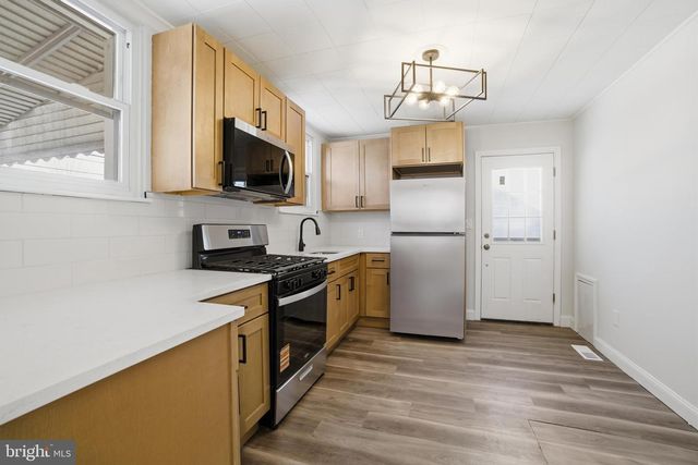 806 BORDENTOWN RD, Burlington, NJ 08016