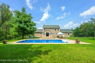 33 Wildflower Road, Kinderhook, NY 12106