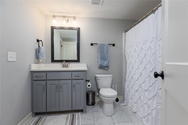 8134 NW 89th Street, Kansas City, MO 64153