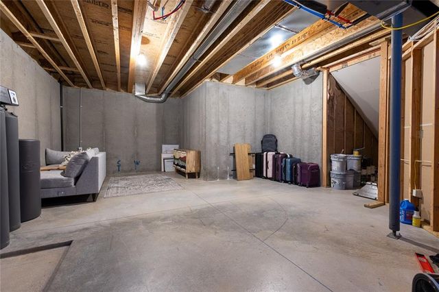 8134 NW 89th Street, Kansas City, MO 64153