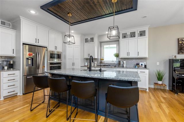 8134 NW 89th Street, Kansas City, MO 64153