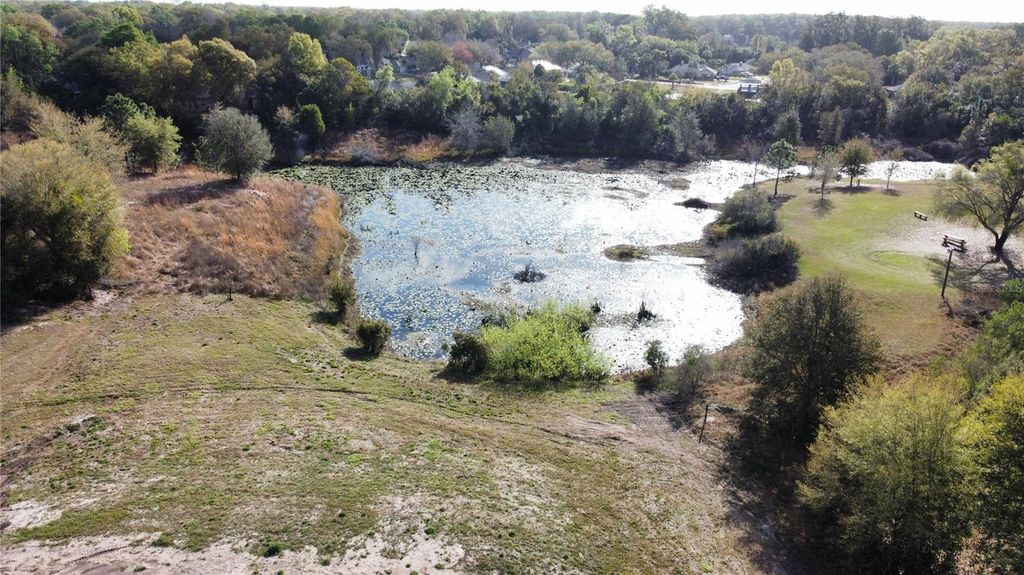 Image 11 of property listing at 1043 HAZEN ROAD, Deland, FL 32720