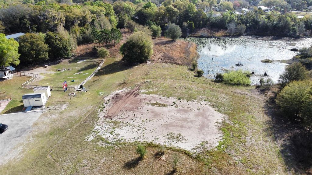 Image 15 of property listing at 1043 HAZEN ROAD, Deland, FL 32720