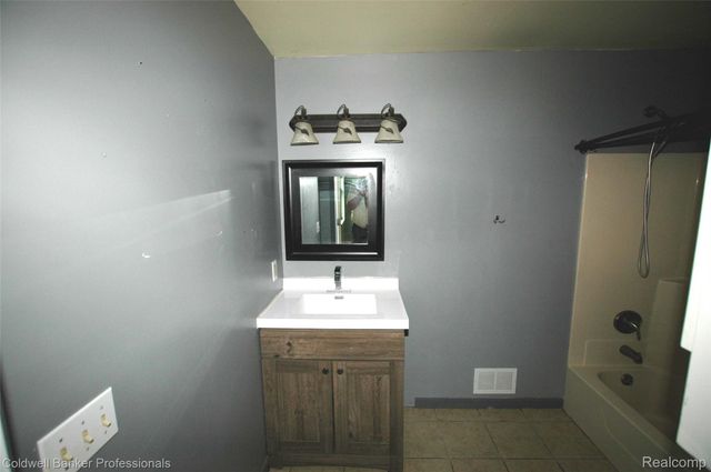 5730 Van Dyke Road, Evergreen Township, MI 48726