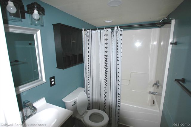 5730 Van Dyke Road, Evergreen Township, MI 48726