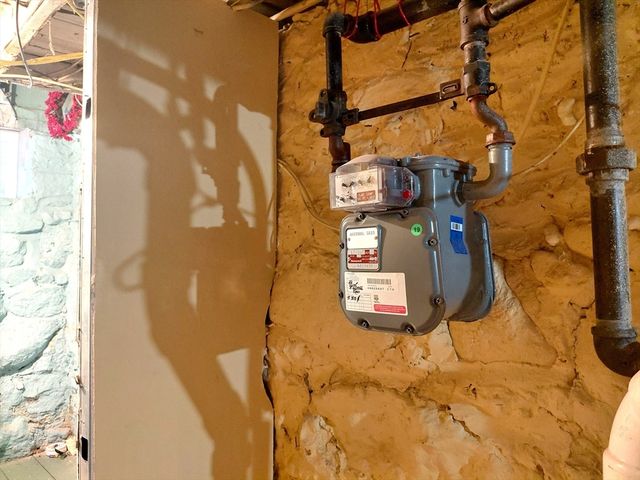 22 A St, Lowell, MA 01851