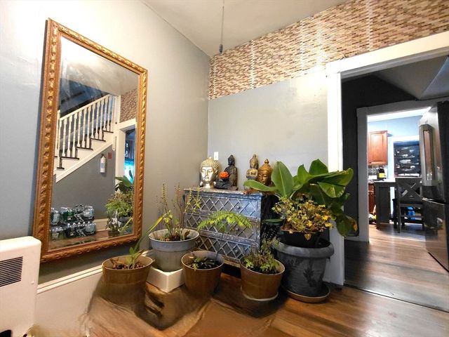 22 A St, Lowell, MA 01851