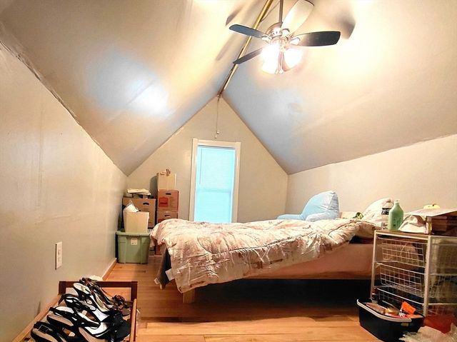 22 A St, Lowell, MA 01851