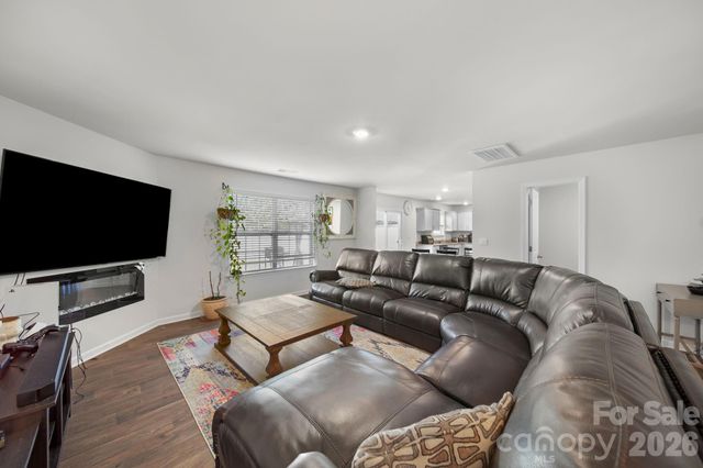 2130 Eastway Drive, Dallas, NC 28034