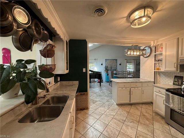 7 Sir Francis Wyatt PL, Newport News, VA 23606