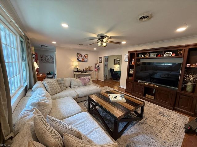 7 Sir Francis Wyatt PL, Newport News, VA 23606