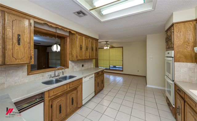 5407 Coach Road, Bossier City, LA 71111
