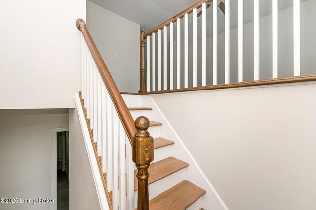 12113 Springmeadow Ln, Goshen, KY 40026