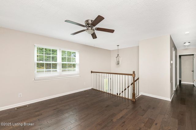 12113 Springmeadow Ln, Goshen, KY 40026