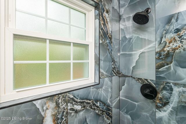 12113 Springmeadow Ln, Goshen, KY 40026