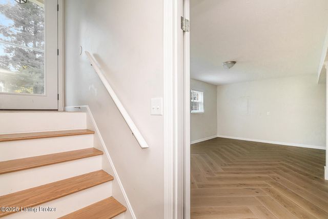 12113 Springmeadow Ln, Goshen, KY 40026