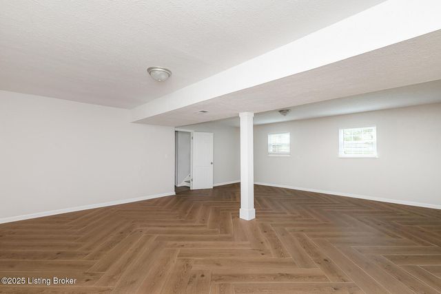 12113 Springmeadow Ln, Goshen, KY 40026