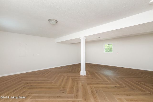 12113 Springmeadow Ln, Goshen, KY 40026