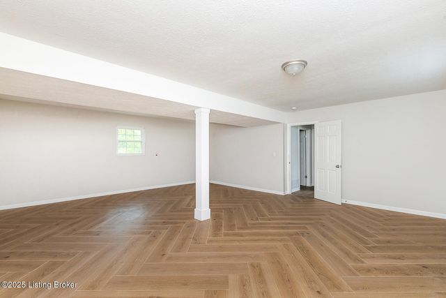 12113 Springmeadow Ln, Goshen, KY 40026