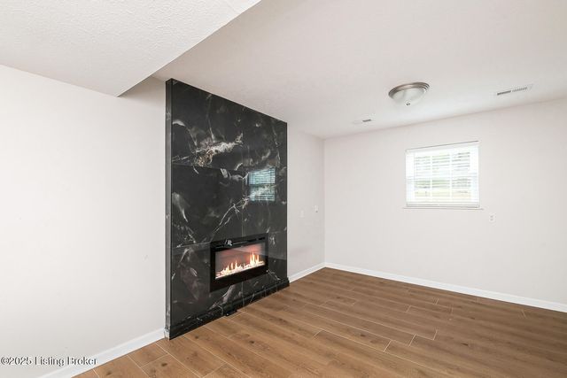 12113 Springmeadow Ln, Goshen, KY 40026