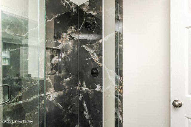 12113 Springmeadow Ln, Goshen, KY 40026