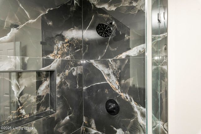 12113 Springmeadow Ln, Goshen, KY 40026