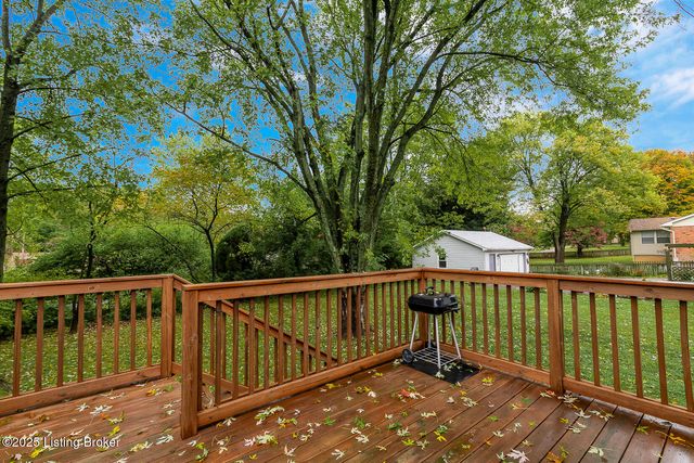 12113 Springmeadow Ln, Goshen, KY 40026