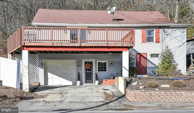 225 OWL CREEK RD, Tamaqua, PA 18252