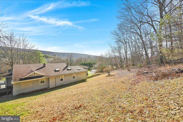 225 OWL CREEK RD, Tamaqua, PA 18252