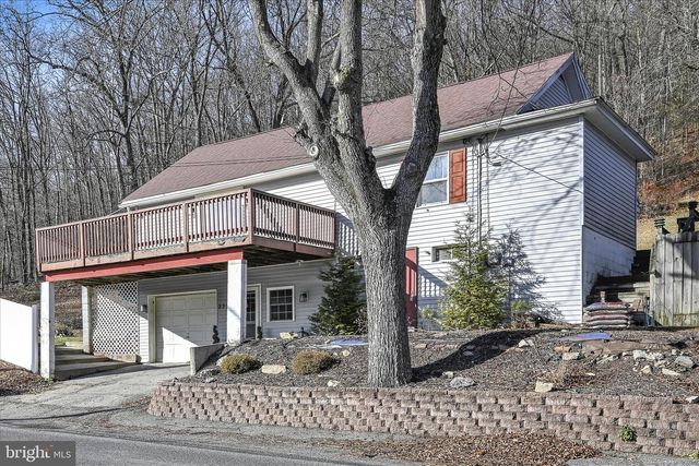 225 OWL CREEK RD, Tamaqua, PA 18252